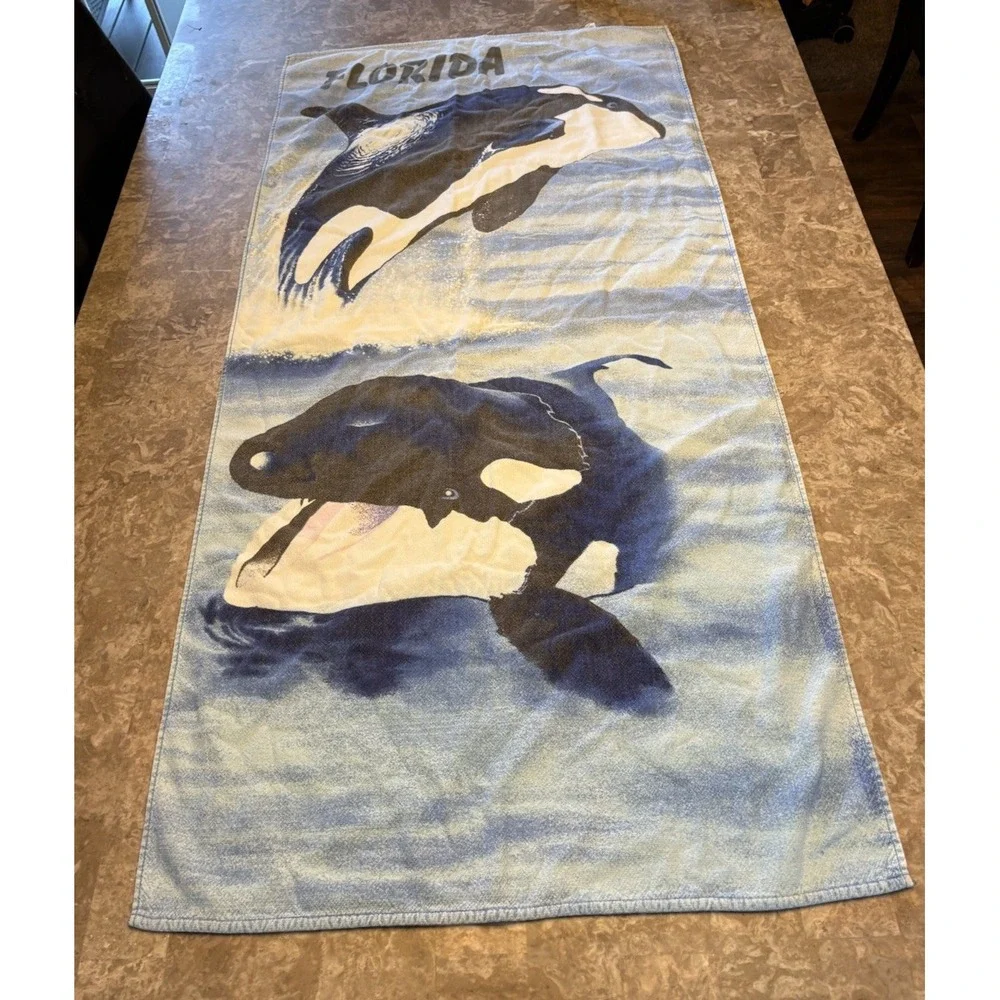 Vintage Whale Florida Ocean Beach Towel Whales Under the Sea Aquatic 26